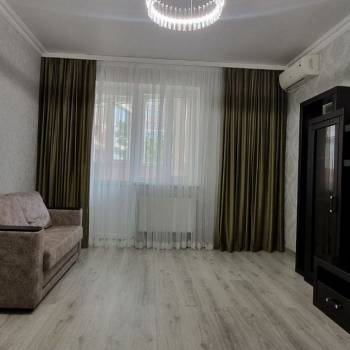 Сдается 1-комнатная квартира, 42 м²