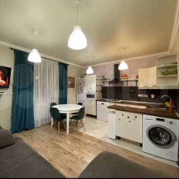 Продается 1-комнатная квартира, 52 м²