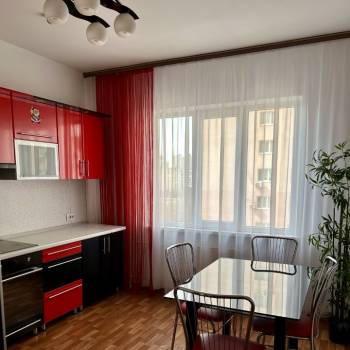 Сдается 2-х комнатная квартира, 72 м²
