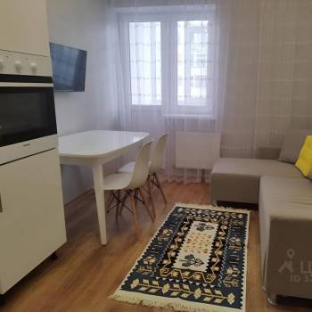 Продается 1-комнатная квартира, 40 м²