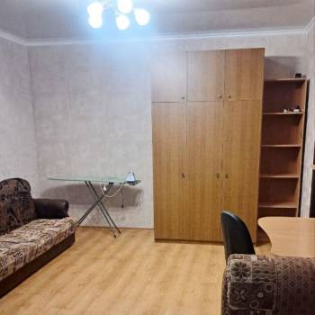 Продается 1-комнатная квартира, 43 м²