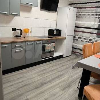 Продается 1-комнатная квартира, 40,4 м²