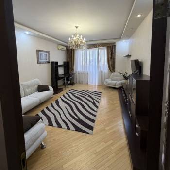 Продается 2-х комнатная квартира, 101 м²