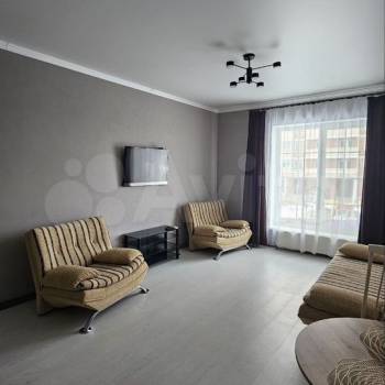 Продается 1-комнатная квартира, 42 м²