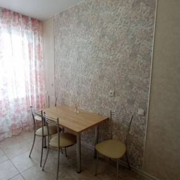 Сдается 1-комнатная квартира, 40 м²