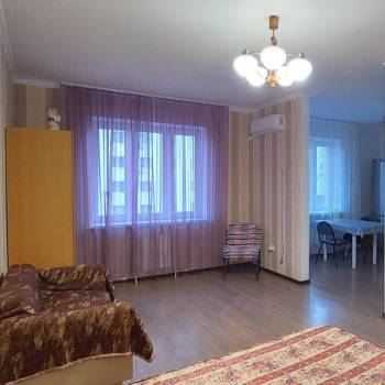 Сдается 1-комнатная квартира, 42 м²