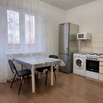 Сдается 1-комнатная квартира, 42 м²