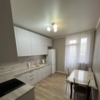 Сдается 1-комнатная квартира, 43 м²