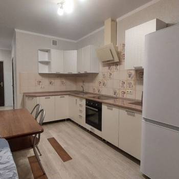 Сдается 1-комнатная квартира, 38 м²