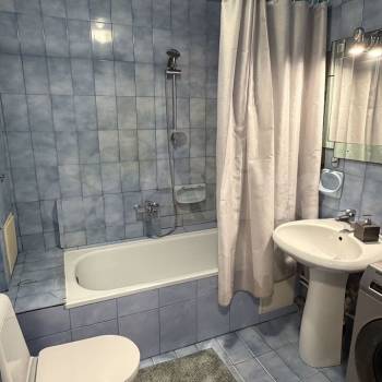 Продается Многокомнатная квартира, 74,2 м²
