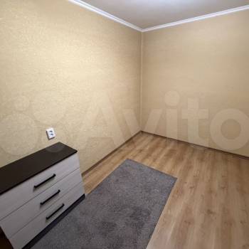 Продается Многокомнатная квартира, 74,2 м²