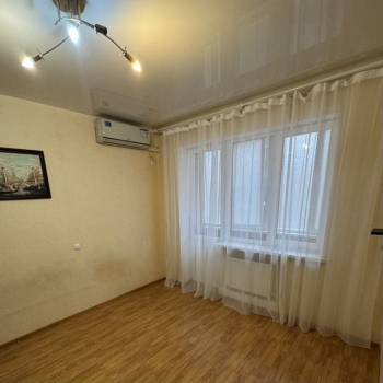 Продается 1-комнатная квартира, 32 м²