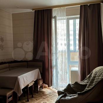 Продается 1-комнатная квартира, 58 м²