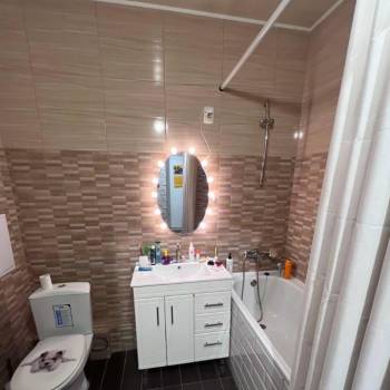 Сдается 1-комнатная квартира, 64 м²