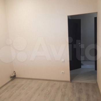 Продается 1-комнатная квартира, 37 м²