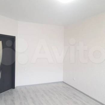 Продается 1-комнатная квартира, 37 м²