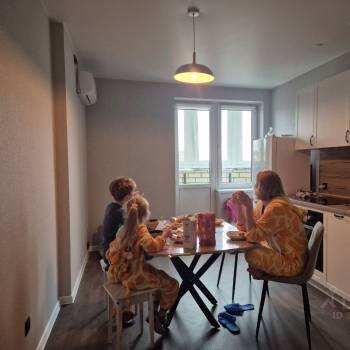 Сдается 1-комнатная квартира, 42 м²