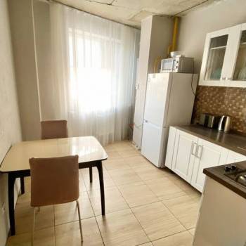 Продается 1-комнатная квартира, 37 м²