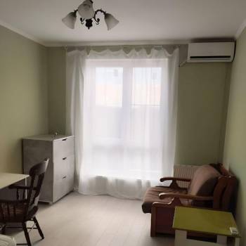 Сдается 1-комнатная квартира, 43 м²