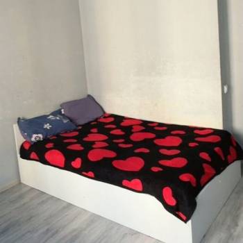 Продается 1-комнатная квартира, 37 м²