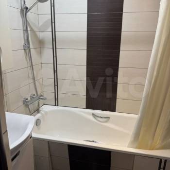 Продается Многокомнатная квартира, 74,5 м²