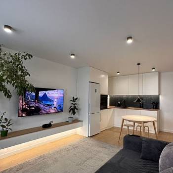 Продается 1-комнатная квартира, 46 м²