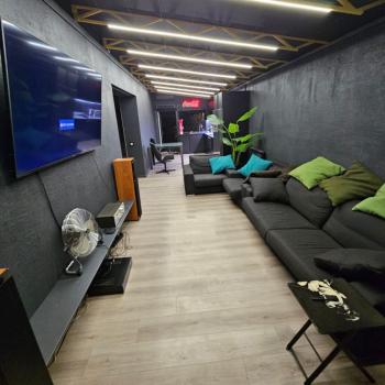 Продается Нежилое помещение, 240 м²