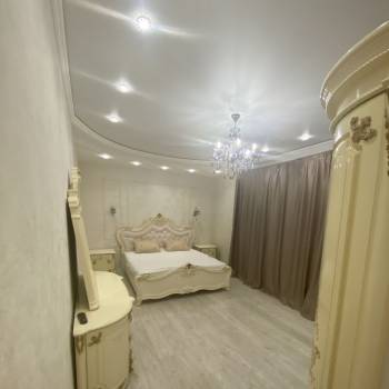 Сдается 1-комнатная квартира, 64 м²