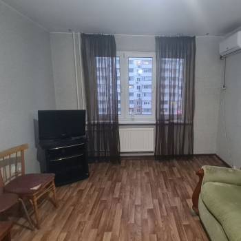 Сдается 1-комнатная квартира, 38 м²