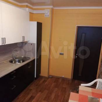 Сдается 1-комнатная квартира, 42 м²