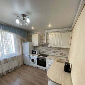 Сдается 1-комнатная квартира, 38 м²