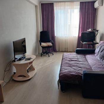 Продается 1-комнатная квартира, 42,5 м²