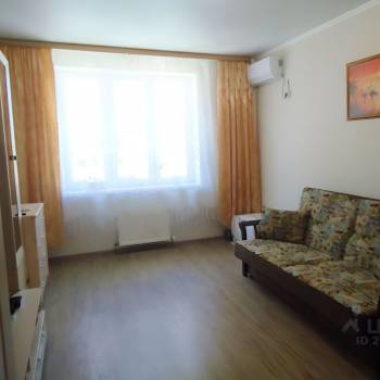 Продается 1-комнатная квартира, 43 м²