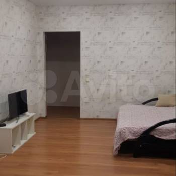 Сдается 1-комнатная квартира, 42 м²