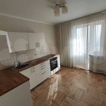 Продается 1-комнатная квартира, 38 м²