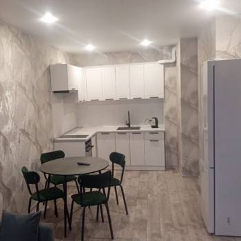 Сдается 1-комнатная квартира, 42 м²