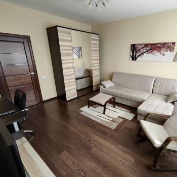 Продается 1-комнатная квартира, 46 м²