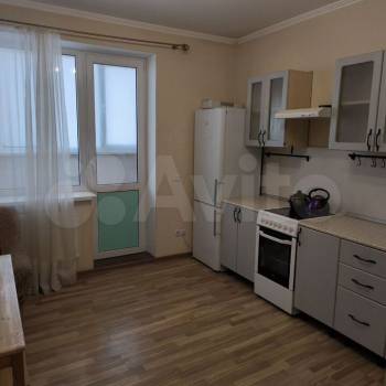 Сдается 1-комнатная квартира, 42 м²