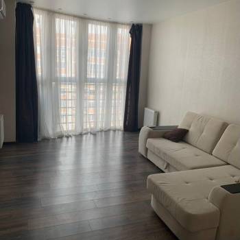 Сдается 1-комнатная квартира, 49,5 м²