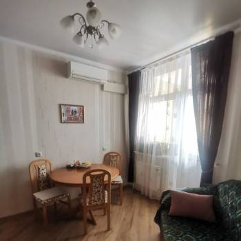 Сдается 1-комнатная квартира, 42 м²