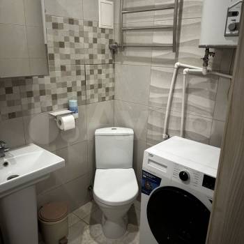 Продается 1-комнатная квартира, 42 м²