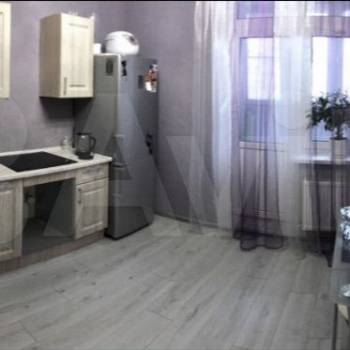 Продается 1-комнатная квартира, 38,2 м²