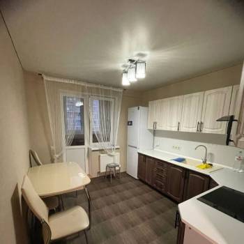 Сдается 1-комнатная квартира, 42 м²