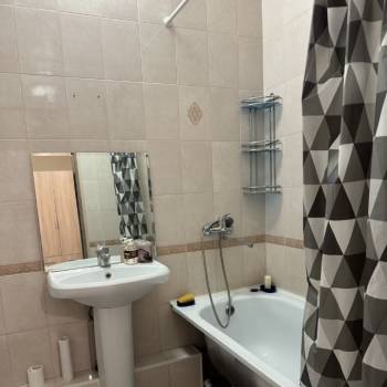 Сдается 1-комнатная квартира, 42 м²