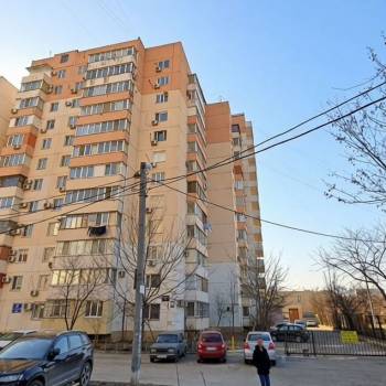 Продается 1-комнатная квартира, 42 м²