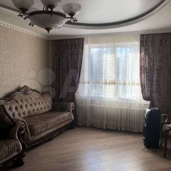 Продается 1-комнатная квартира, 63 м²