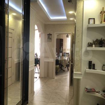 Продается 1-комнатная квартира, 63 м²