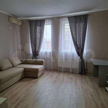 Сдается 1-комнатная квартира, 51 м²