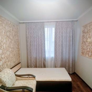 Продается 1-комнатная квартира, 42 м²
