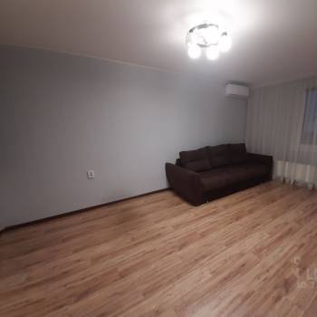 Продается 1-комнатная квартира, 38 м²